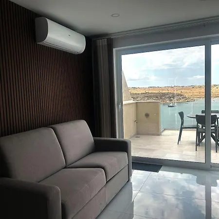 Stunning Seaview Penthouse With Sun Terrace セント・ポールズ・ベイ